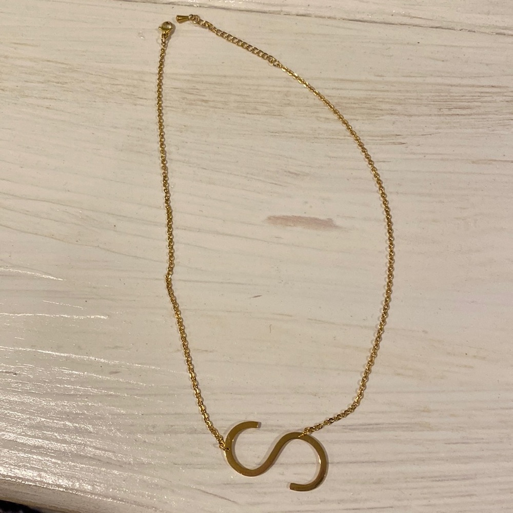 Costume gold S necklace